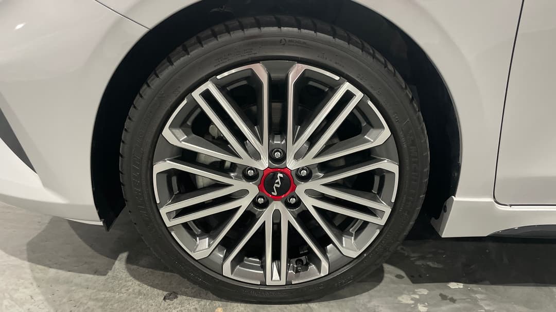 2024 Kia Cerato Gt, Automatic, 7617 km, Left Front Wheel