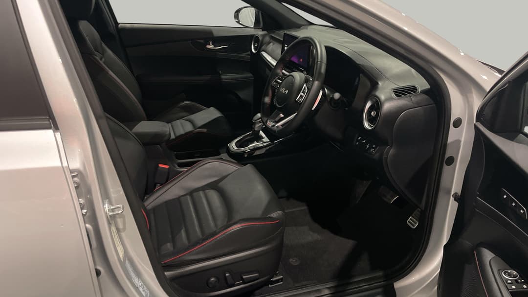2024 Kia Cerato Gt, Automatic, 7617 km, Right Side Front Door Cabin View