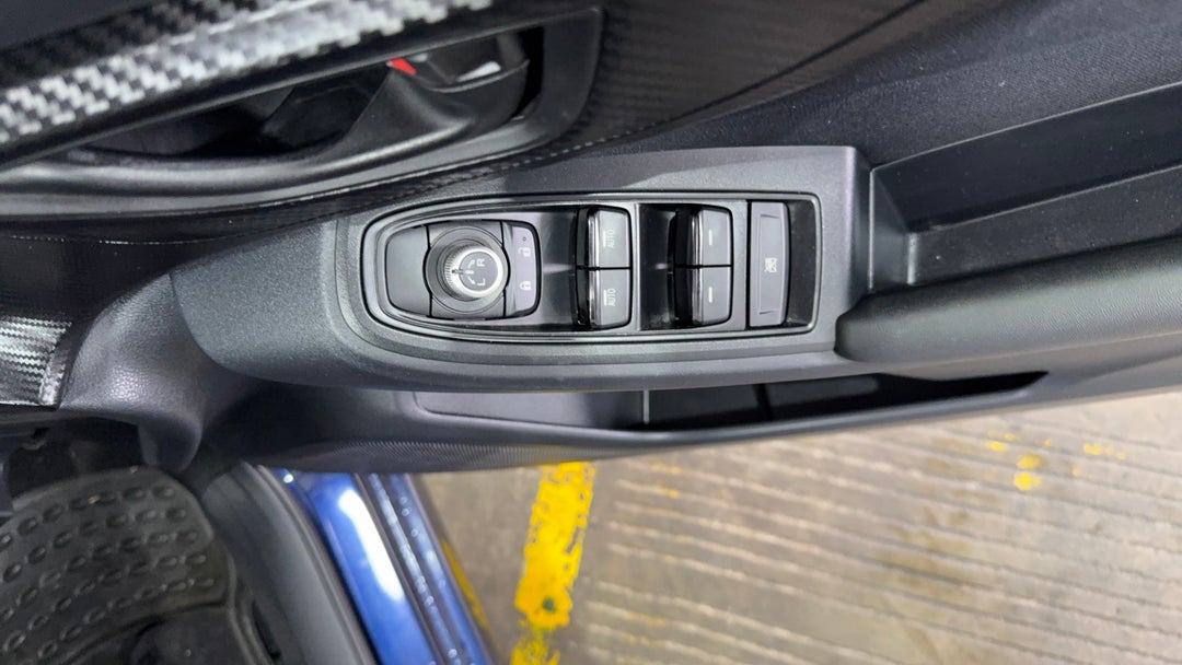 2018 Subaru Impreza 2.0i (awd), Automatic, 63367 km, Drivers Side Door Panel Controls