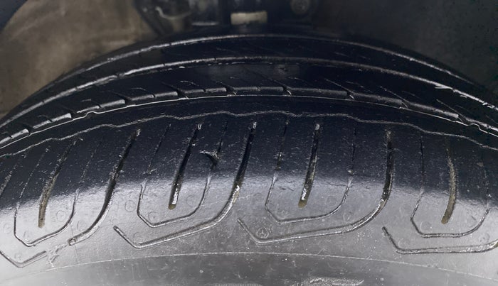 2018 Skoda Rapid 1.5 TDI MT AMBITION, Diesel, Manual, 94,579 km, Right Front Tyre Tread