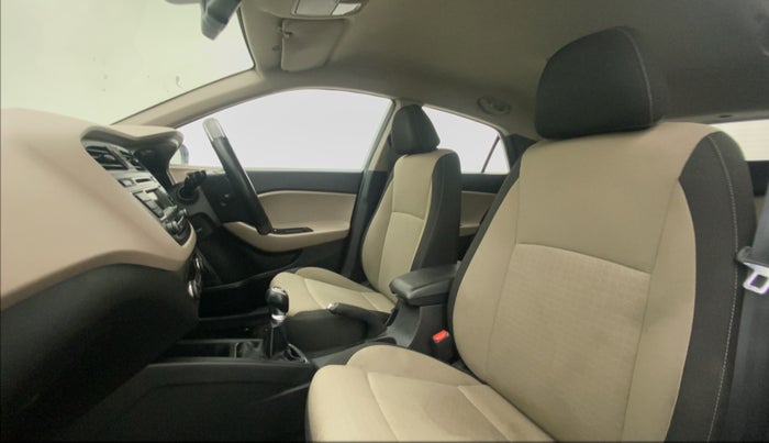 2015 Hyundai Elite i20 ASTA 1.2 (O), Petrol, Manual, 99,791 km, Right Side Front Door Cabin