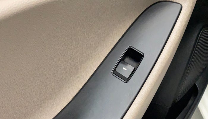 2015 Hyundai Elite i20 ASTA 1.2 (O), Petrol, Manual, 99,791 km, Left front window switch / handle - Switch/handle not functional