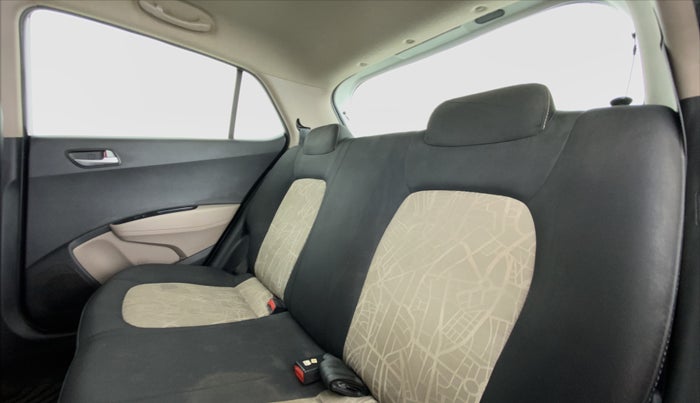 2016 Hyundai Grand i10 SPORTZ 1.2 KAPPA VTVT, Petrol, Manual, 59,566 km, Right Side Rear Door Cabin