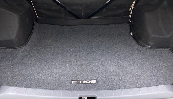 2016 Toyota Etios G, Petrol, Manual, 31,073 km, Boot Inside