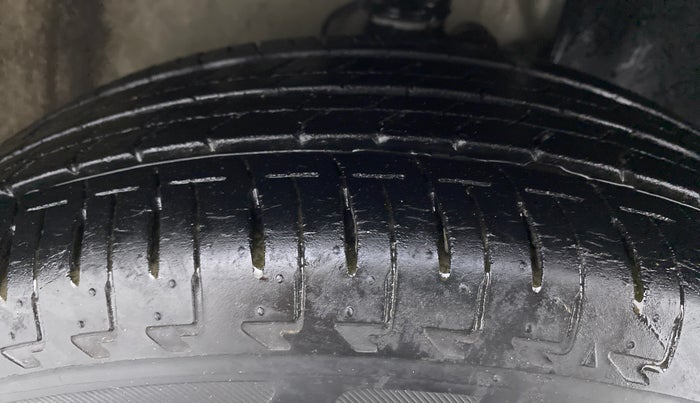 2018 Maruti IGNIS DELTA 1.2, Petrol, Manual, 13,555 km, Right Front Tyre Tread
