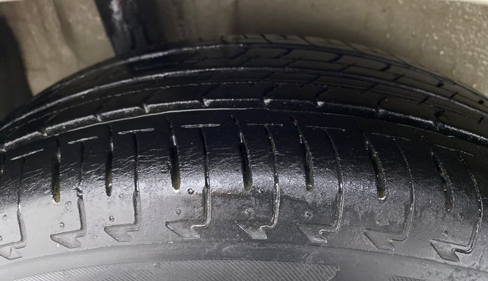 2018 Maruti IGNIS DELTA 1.2, Petrol, Manual, 13,555 km, Right Rear Tyre Tread