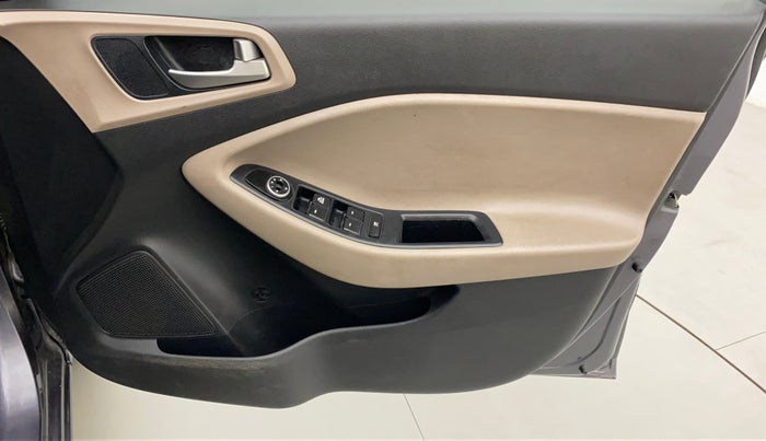 2015 Hyundai Elite i20 MAGNA 1.2, Petrol, Manual, 38,860 km, Driver Side Door Panels Control