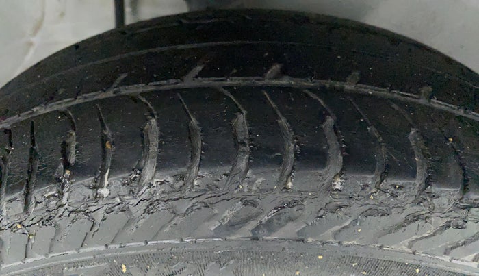 2016 Maruti Alto 800 LXI, Petrol, Manual, 27,335 km, Right Front Tyre Tread