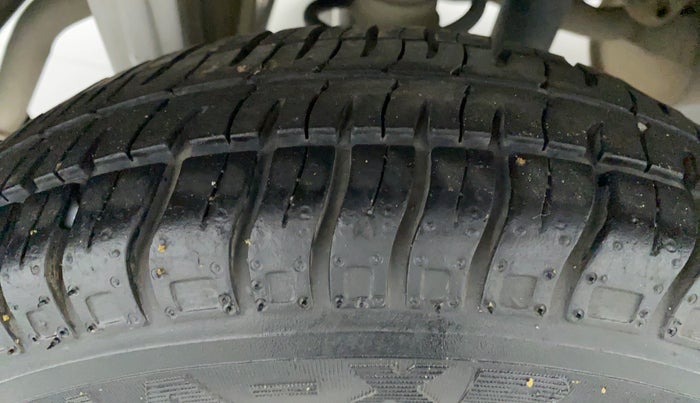 2016 Maruti Alto 800 LXI, Petrol, Manual, 27,335 km, Right Rear Tyre Tread