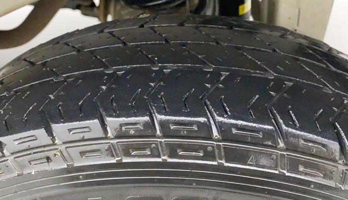 2019 Maruti Eeco 5 STR WITH A/C+HTR, Petrol, Manual, 65,626 km, Left Rear Tyre Tread
