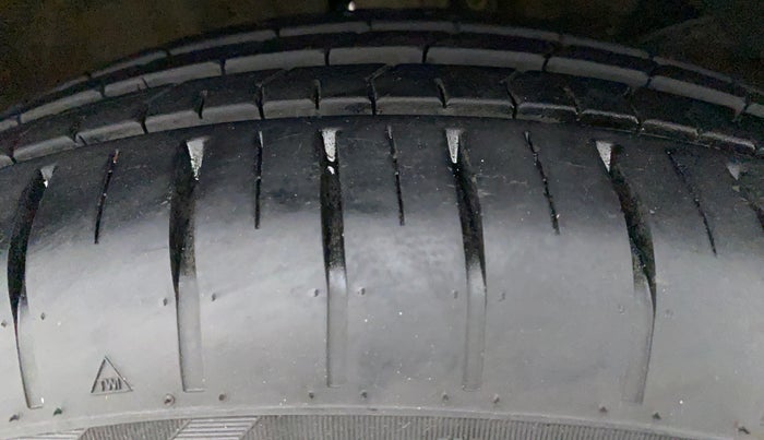 2022 Maruti Dzire ZXI CNG, CNG, Manual, 4,068 km, Left Rear Tyre Tread