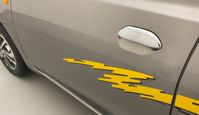 2018 Datsun Go A EPS, Petrol, Manual, 35,600 km, Front passenger door - Slightly dented