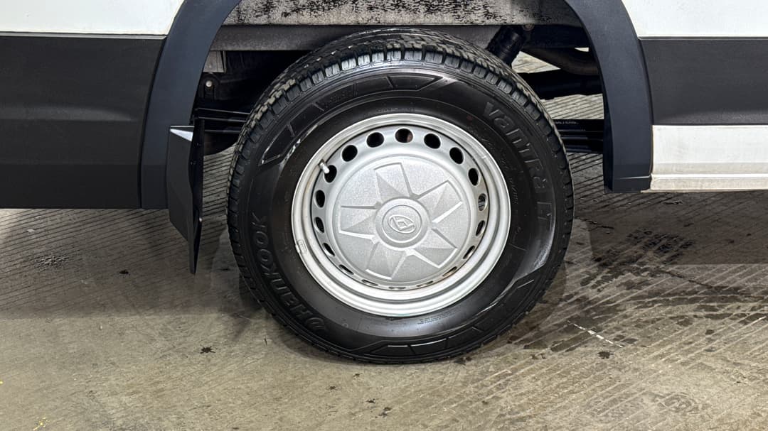 2022 LDV Deliver 9 Lwb Mid Roof, Automatic, 33390 km, Right Rear Wheel