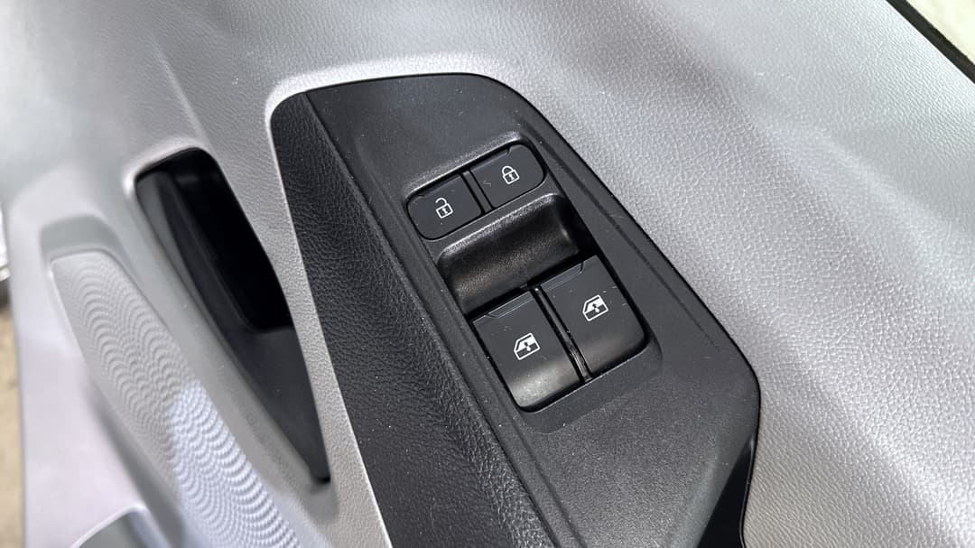 2022 LDV Deliver 9 Lwb Mid Roof, Automatic, 33390 km, Drivers Side Door Panel Controls