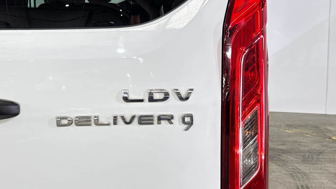 2022 LDV Deliver 9 Lwb Mid Roof, Automatic, 33390 km, Badge (Boot Right Side)