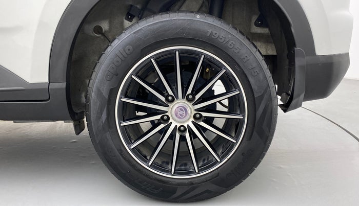 2021 Hyundai VENUE S MT 1.2 KAPPA, Petrol, Manual, 29,818 km, Left Rear Wheel