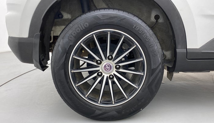2021 Hyundai VENUE S MT 1.2 KAPPA, Petrol, Manual, 29,818 km, Right Rear Wheel