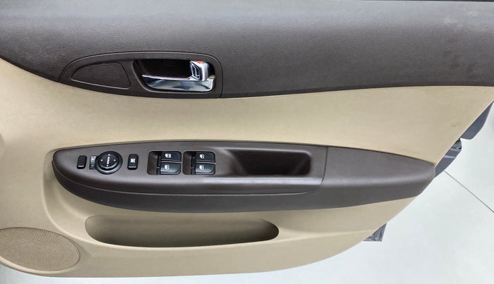 2011 Hyundai i20 ASTA 1.2, Petrol, Manual, 39,659 km, Driver Side Door Panels Control