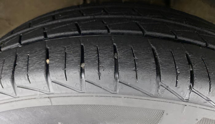 2019 Maruti Alto LXI, Petrol, Manual, 12,182 km, Left Front Tyre Tread