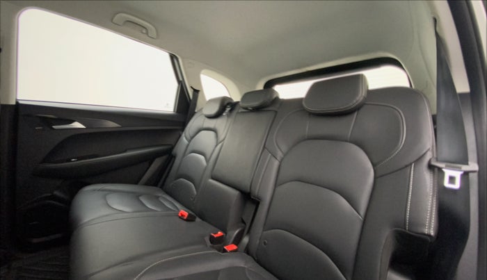 2020 MG HECTOR SMART 2.0 DIESEL, Diesel, Manual, 50,948 km, Right Side Rear Door Cabin