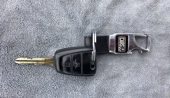 2015 Hyundai Grand i10 SPORTZ 1.2 KAPPA VTVT, Petrol, Manual, 23,308 km, Key Close Up