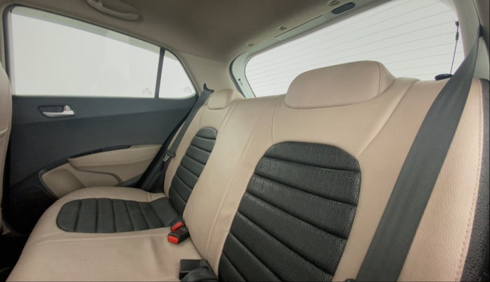 2015 Hyundai Grand i10 SPORTZ 1.2 KAPPA VTVT, Petrol, Manual, 23,308 km, Right Side Rear Door Cabin
