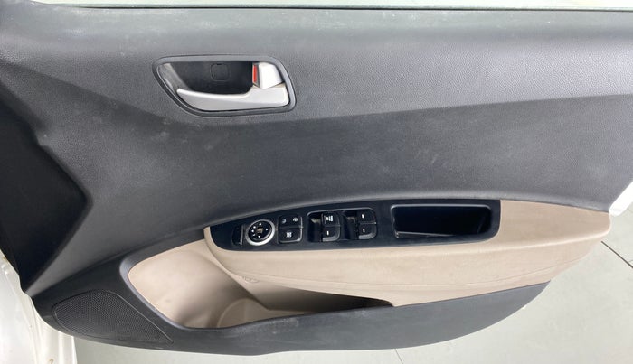 2015 Hyundai Grand i10 SPORTZ 1.2 KAPPA VTVT, Petrol, Manual, 23,308 km, Driver Side Door Panels Control
