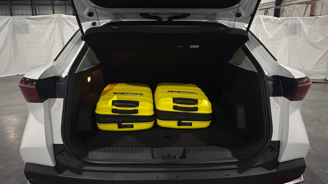 2023 Chery Omoda 5 Bx (basic Version), Automatic, 27715 km, Boot Inside View with Luggage