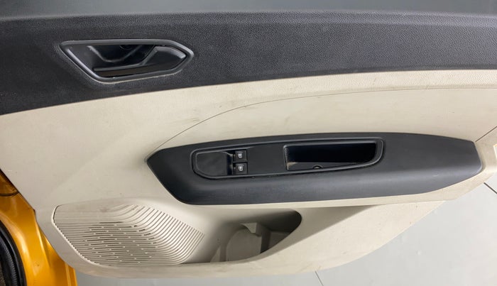 2019 Renault TRIBER RXE MT PETROL, Petrol, Manual, 12,758 km, Driver Side Door Panels Control