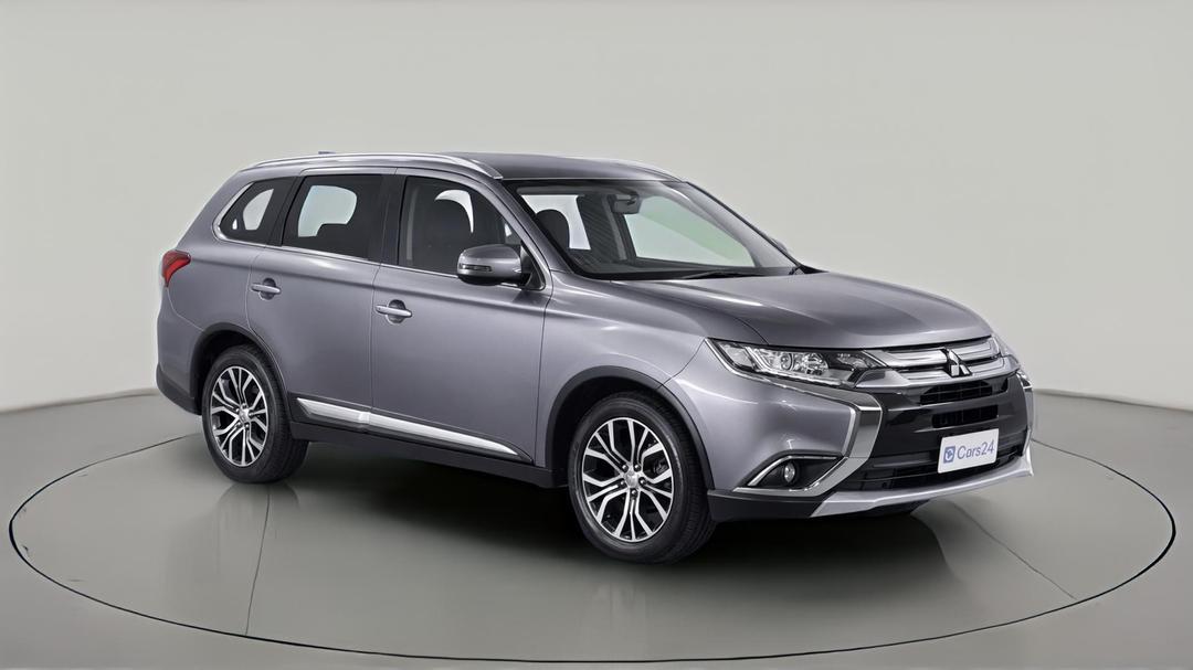 2017 Mitsubishi Outlander Ls (4x2), Automatic, 96690 km, Right Front Diagonal (45- Degree) View