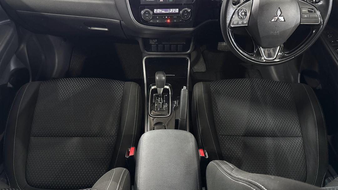 2017 Mitsubishi Outlander Ls (4x2), Automatic, 96690 km, Center Console