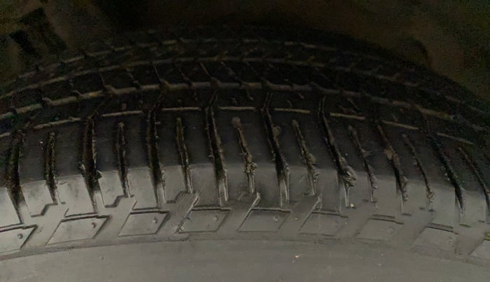 2018 Mahindra XUV500 W9 AT, Diesel, Automatic, 56,379 km, Left Front Tyre Tread