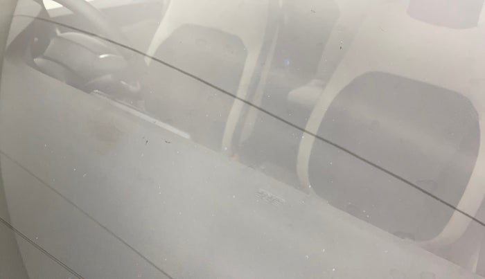 2019 Renault TRIBER RXZ, Petrol, Manual, 52,155 km, Front windshield - Minor spot on windshield