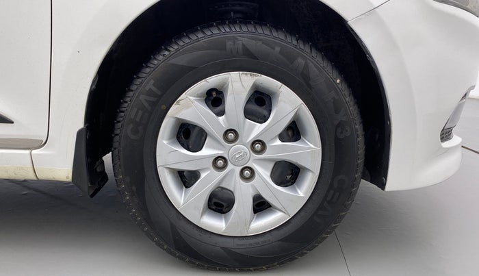 2015 Hyundai Elite i20 SPORTZ 1.2, Petrol, Manual, 69,055 km, Right Front Wheel