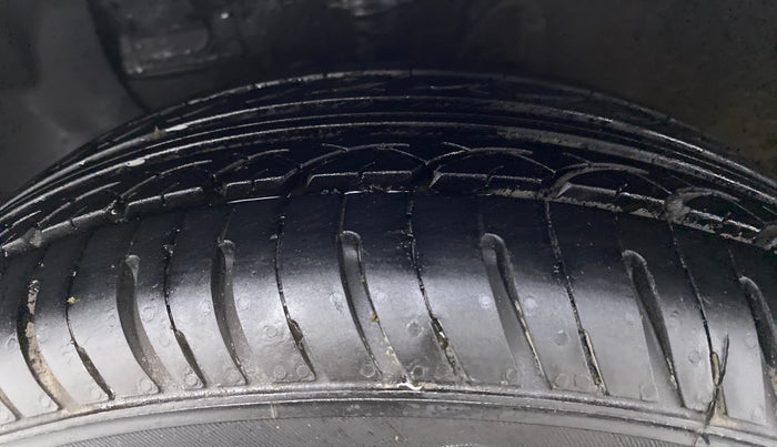 2015 Hyundai Elite i20 SPORTZ 1.2, Petrol, Manual, 69,055 km, Left Front Tyre Tread