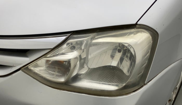 2011 Toyota Etios Liva VX, Petrol, Manual, 35,131 km, Left headlight - Faded