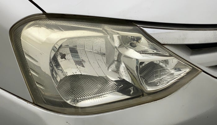 2011 Toyota Etios Liva VX, Petrol, Manual, 35,131 km, Right headlight - Faded
