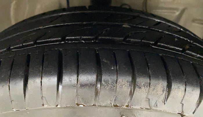 2011 Toyota Etios Liva VX, Petrol, Manual, 35,131 km, Right Front Tyre Tread