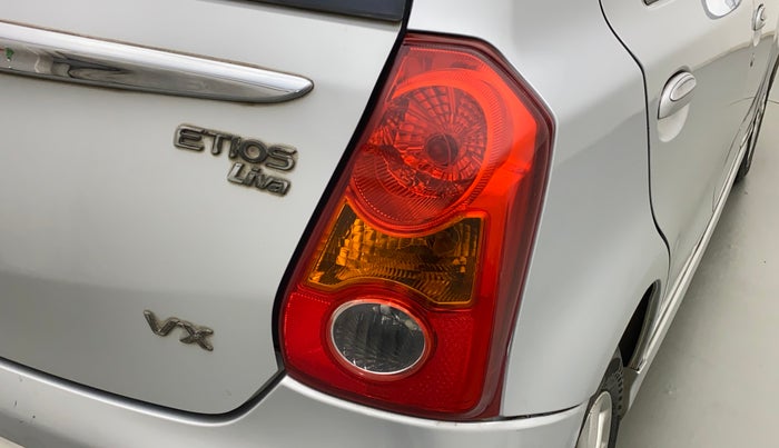2011 Toyota Etios Liva VX, Petrol, Manual, 35,131 km, Right tail light - Minor scratches