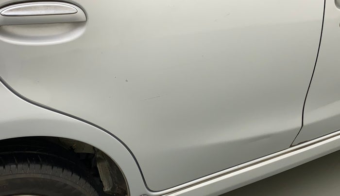 2011 Toyota Etios Liva VX, Petrol, Manual, 35,131 km, Right rear door - Slightly dented