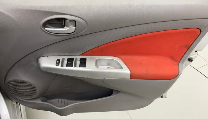 2011 Toyota Etios Liva VX, Petrol, Manual, 35,131 km, Driver Side Door Panels Control
