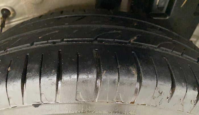 2011 Toyota Etios Liva VX, Petrol, Manual, 35,131 km, Left Rear Tyre Tread