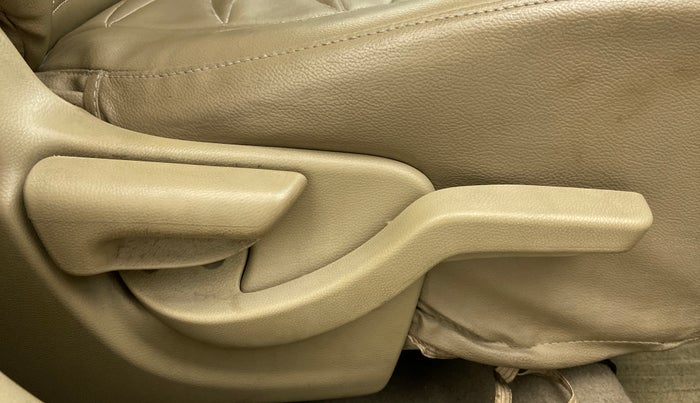 2015 Honda Amaze 1.2 VXMT I VTEC, Petrol, Manual, 85,678 km, Driver Side Adjustment Panel