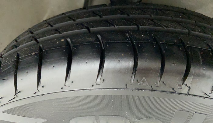 2018 Maruti Alto K10 LXI P, Petrol, Manual, 9,888 km, Right Front Tyre Tread