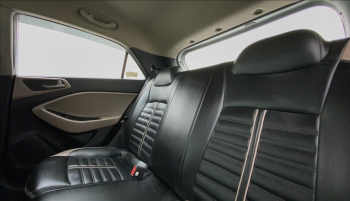 2017 Hyundai Elite i20 ASTA 1.2, Petrol, Manual, 29,770 km, Right Side Rear Door Cabin