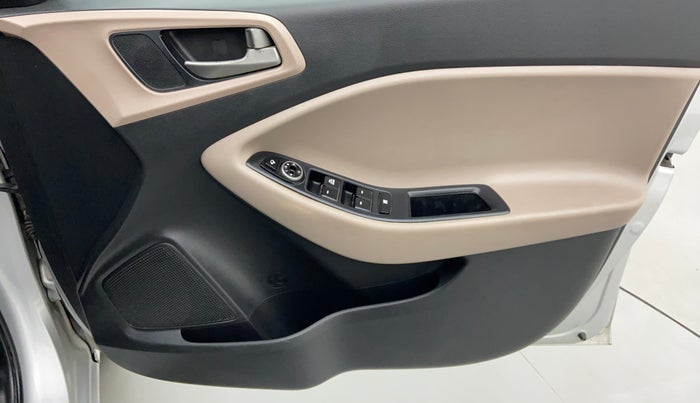 2017 Hyundai Elite i20 ASTA 1.2, Petrol, Manual, 29,770 km, Driver Side Door Panels Control