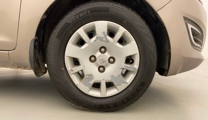 2014 Hyundai i20 MAGNA (O) 1.2, Petrol, Manual, 1,03,008 km, Right Front Wheel