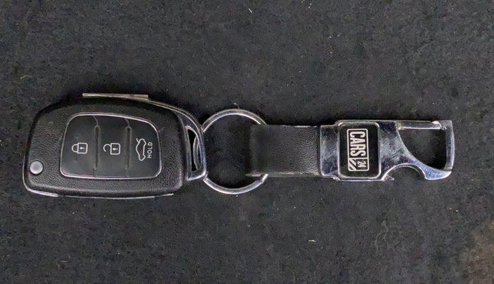2014 Hyundai i20 MAGNA (O) 1.2, Petrol, Manual, 1,03,008 km, Key Close Up