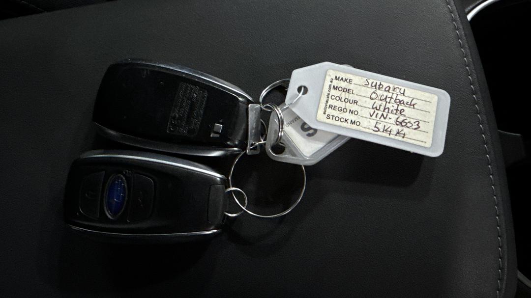 2021 Subaru Outback AWD, Automatic, 85753 km, Key Close-up