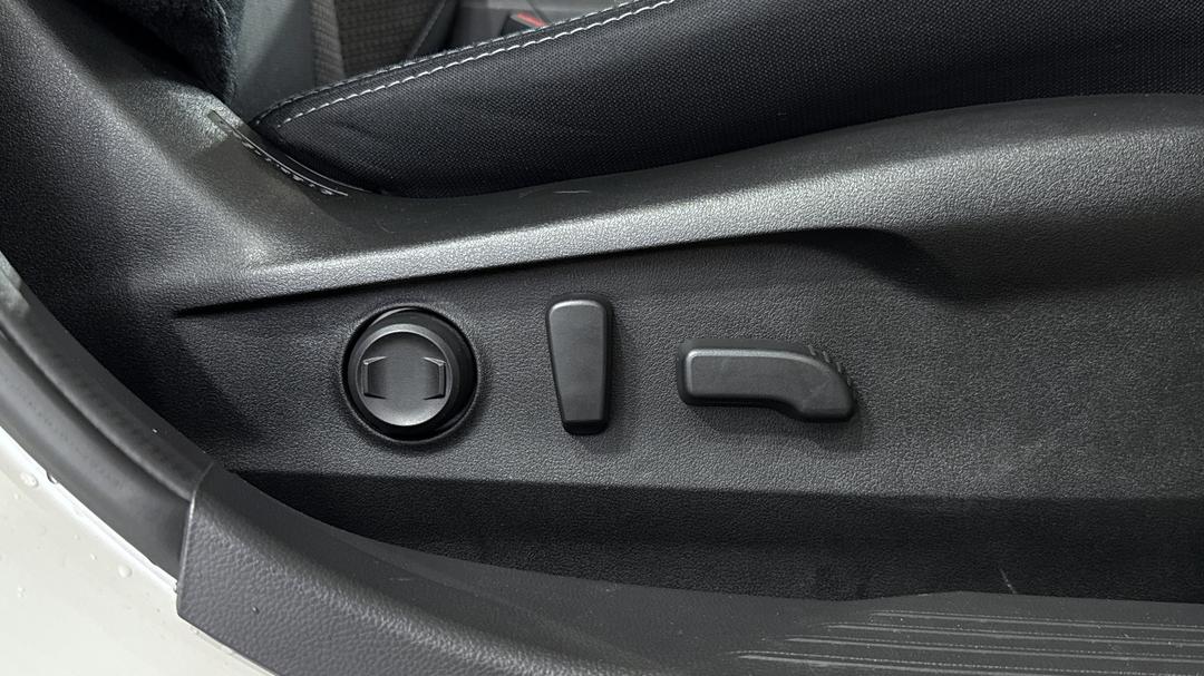 2021 Subaru Outback AWD, Automatic, 85753 km, Drivers Side Adjustment Panel